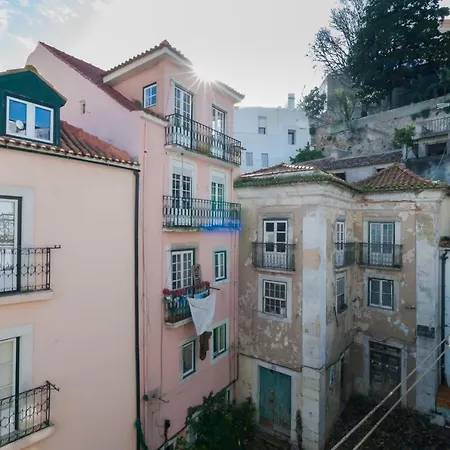 Apartment Alfama Bright, Chill & Cozy *